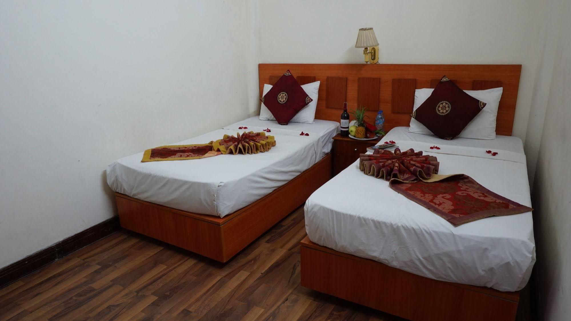 Hanoi Golden Moon Guest House & Travel Экстерьер фото
