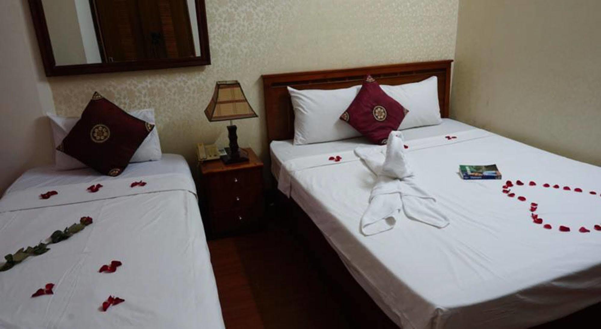 Hanoi Golden Moon Guest House & Travel Экстерьер фото
