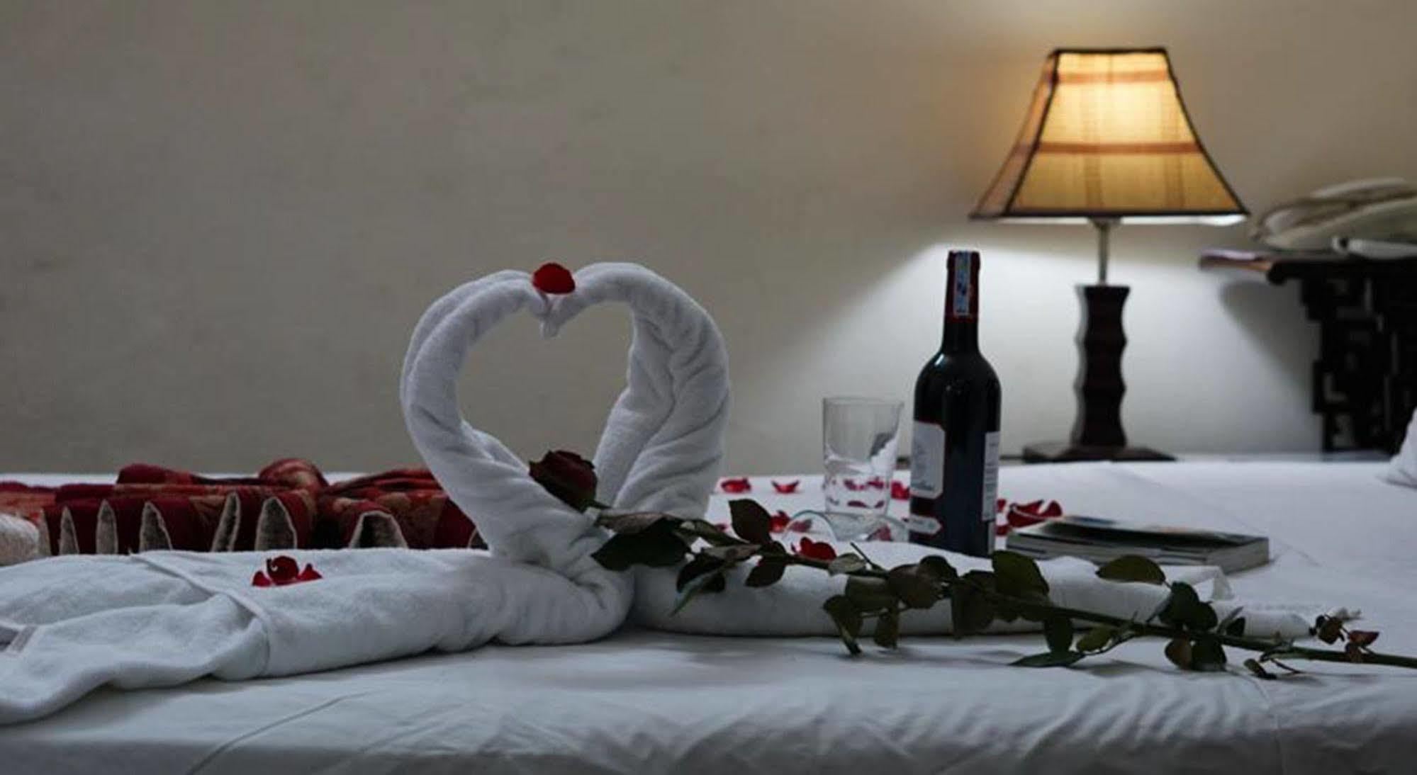 Hanoi Golden Moon Guest House & Travel Экстерьер фото